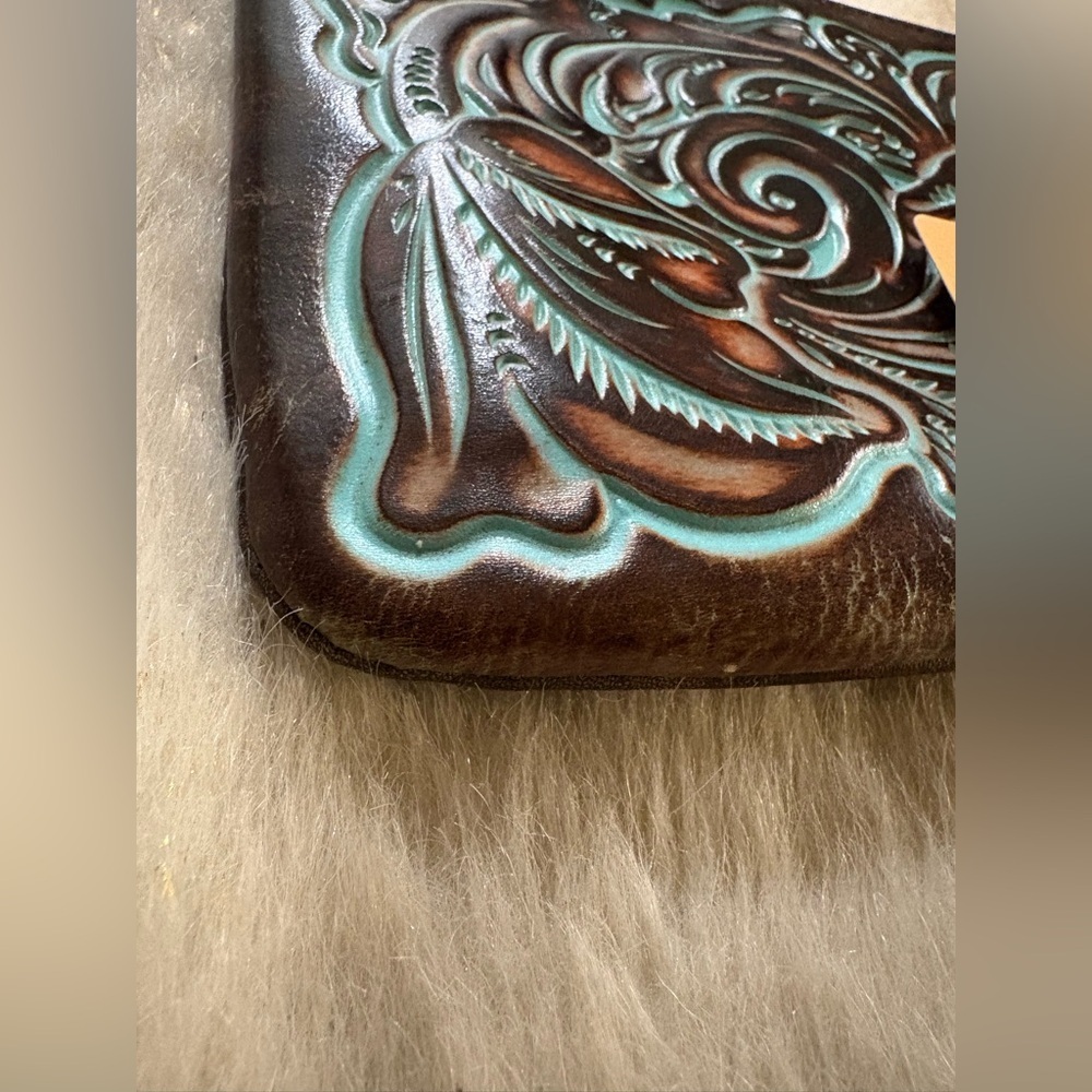 Patricia Nash Cassini Wristlet
Tooled Turquoise - Picture 3 of 8